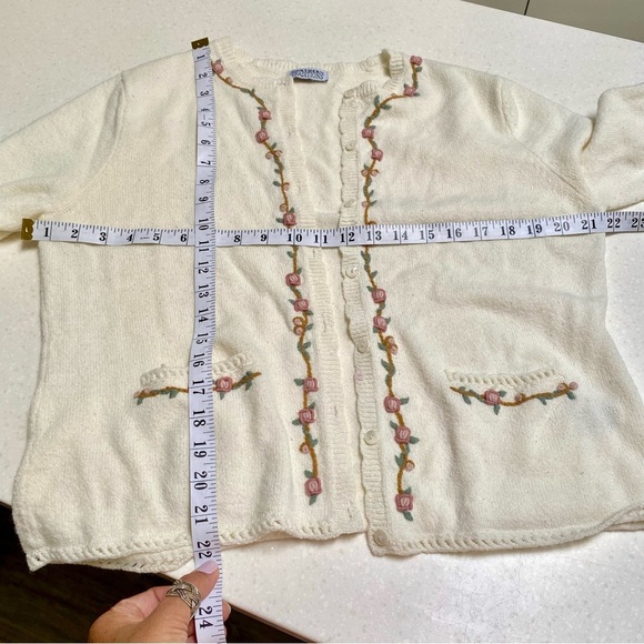 Farmhouse prairie vibe vintage floral embroidered boho vintage cardigan sweater - Picture 13 of 14